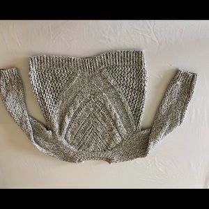 Grey/white knit sweater